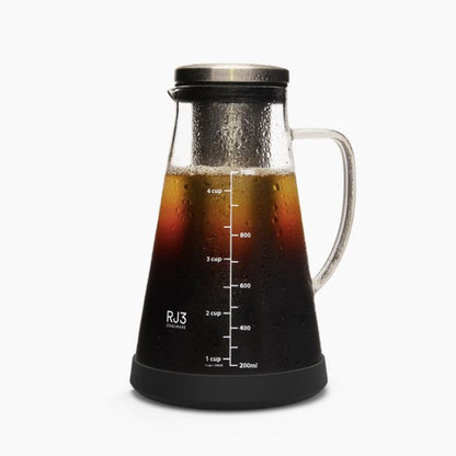 Ovalware RJ3 Cold Brew / Tea Maker 1.0 L in use